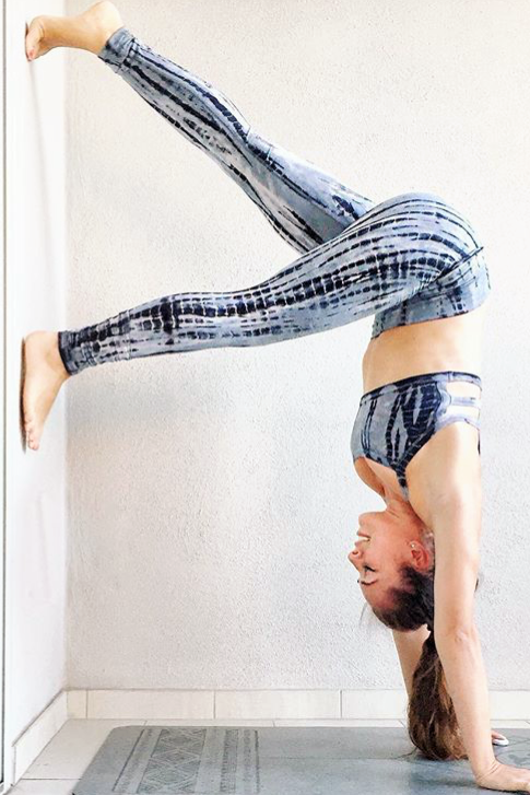 Long yoga pants tie dyed steel blue with black. Fold over top for adjustable fit can be worn with higher waist or lower on the hips. 90% cotton 10% spandex.